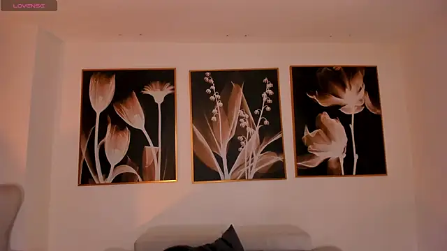 ValeriaRiveraX online show from March 8, 2026, 4:27 am