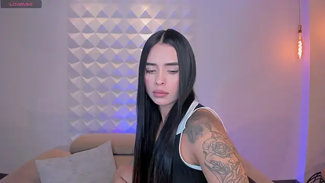 Snapshot of MariaHerrera_ chatting on October 19, 2025, 5:26 pm MariaHerrera online show from October 19, 2025, 5:26 pm