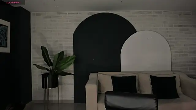 Snapshot of MariaHerrera_ chatting on March 15, 2025, 3:51 am MariaHerrera online show from March 15, 2025, 3:51 am