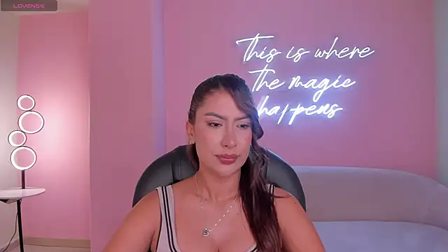 ArianaDumont online show from July 3, 2026, 11:06 am