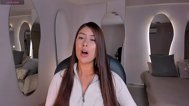 ArianaDumont online show from June 28, 2026, 11:16 am