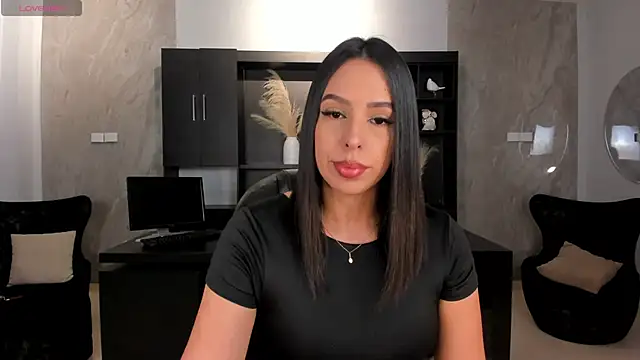 Snapshot of KatieStonne chatting on October 5, 2025, 5:14 pm KatieStonne online show from October 5, 2025, 5:14 pm