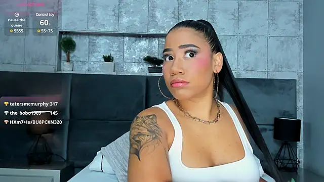 Snapshot of Salome_Diaz_ chatting on March 4, 2025, 1:28 pm Salome Diaz online show from March 4, 2025, 1:28 pm