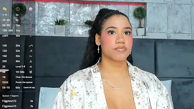 Snapshot of Salome_Diaz_ chatting on February 20, 2025, 11:43 pm Salome Diaz online show from February 20, 2025, 11:43 pm