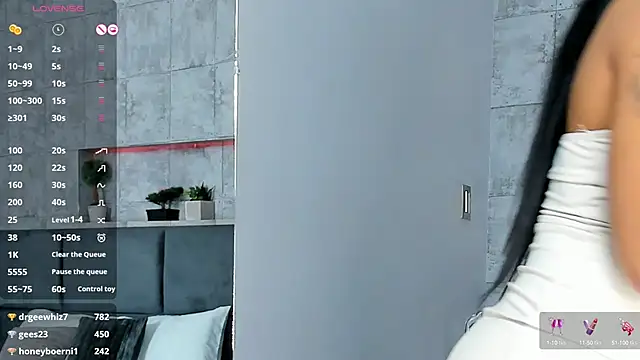 Snapshot of Salome_Diaz_ chatting on February 25, 2025, 7:49 pm Salome Diaz online show from February 25, 2025, 7:49 pm