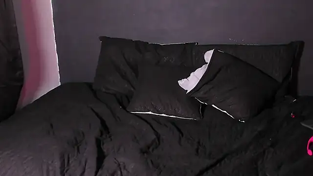 Snapshot of Dylanwhite23_ chatting on October 14, 2025, 11:04 pm Dylanwhite23 online show from October 14, 2025, 11:04 pm