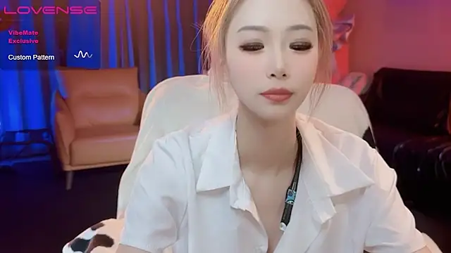 JoooJo  online show from March 8, 2025, 8:57 pm