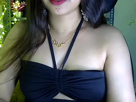 Snapshot of akshara_thakur9 chatting on February 7, 2025, 7:49 pm akshara thakur9 online show from February 7, 2025, 7:49 pm