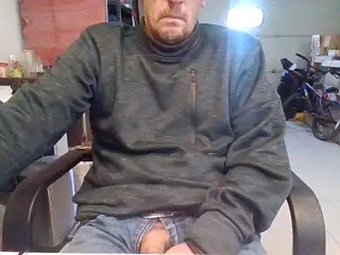 Snapshot of Raimundo1971 chatting on July 6, 2026, 5:37 pm Raimundo1971 online show from July 6, 2026, 5:37 pm