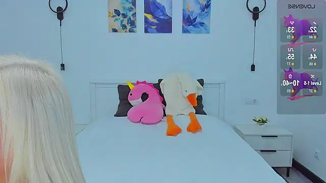 Miya Kisss online show from November 18, 2025, 2:53 pm