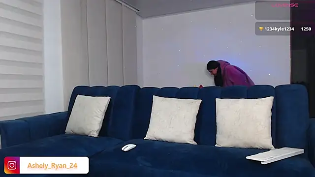 ashely ryan24 online show from January 24, 2025, 3:00 am