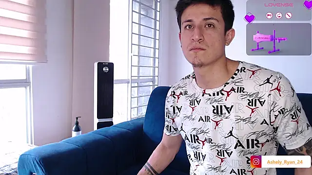 ashely ryan24 online show from November 15, 2025, 5:39 pm