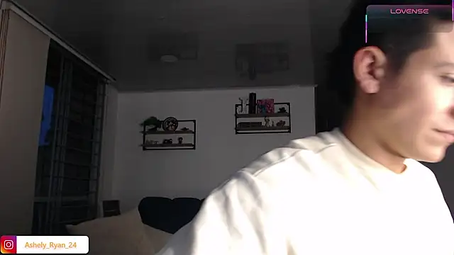 ashely ryan24 online show from March 18, 2026, 11:16 pm