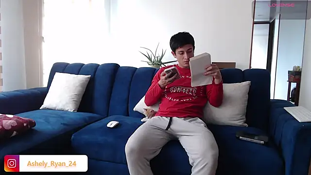 ashely ryan24 online show from February 16, 2025, 9:38 pm