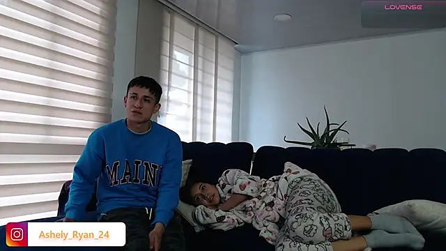 ashely ryan24 online show from March 4, 2025, 9:32 pm