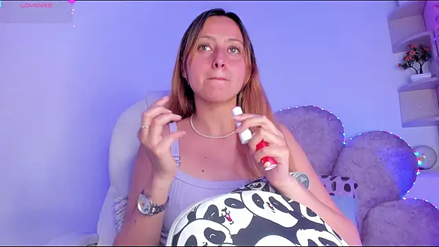 Snapshot of arianna_gren chatting on March 7, 2025, 7:05 pm arianna gren online show from March 7, 2025, 7:05 pm
