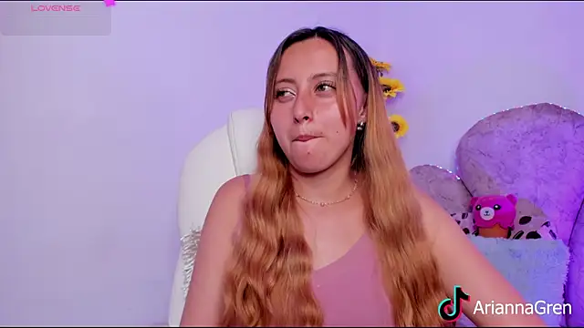 Snapshot of arianna_gren chatting on February 20, 2025, 9:53 pm arianna gren online show from February 20, 2025, 9:53 pm
