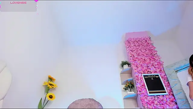 Snapshot of arianna_gren chatting on February 23, 2025, 11:04 pm arianna gren online show from February 23, 2025, 11:04 pm