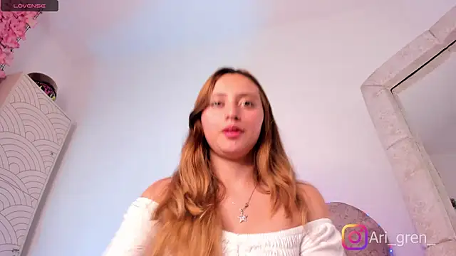 Snapshot of arianna_gren chatting on September 15, 2025, 9:59 pm arianna gren online show from September 15, 2025, 9:59 pm