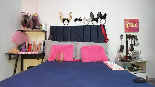 Snapshot of emmily_giraldo chatting on March 10, 2026, 12:20 pm emmily giraldo online show from March 10, 2026, 12:20 pm