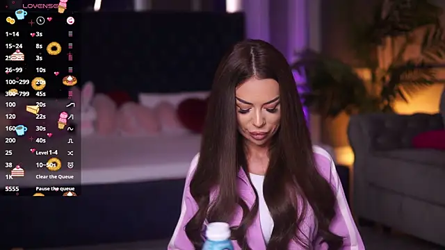 MissKiarra online show from October 13, 2025, 9:22 am