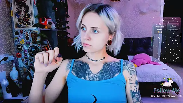 NaniMoore online show from November 28, 2025, 8:31 pm