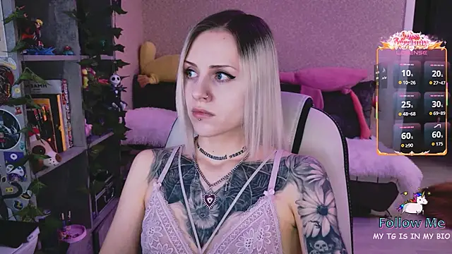 Snapshot of NaniMoore chatting on February 8, 2026, 8:50 pm NaniMoore online show from February 8, 2026, 8:50 pm