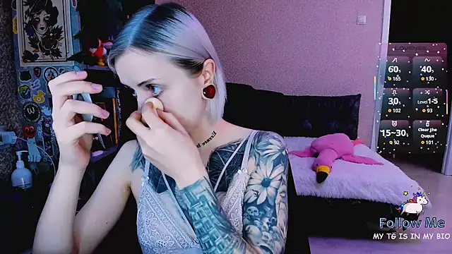 NaniMoore online show from December 14, 2025, 9:09 pm