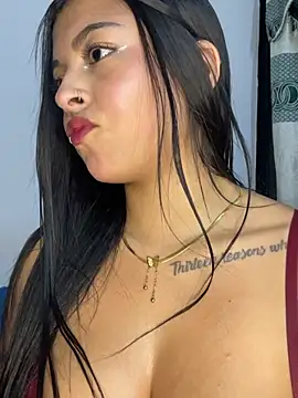 Dulce-diosa online show from May 21, 2026, 3:37 am