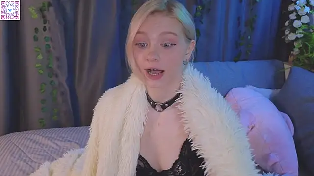 Snapshot of Moonlight_Mia chatting on May 30, 2026, 10:59 pm Moonlight Mia online show from May 30, 2026, 10:59 pm