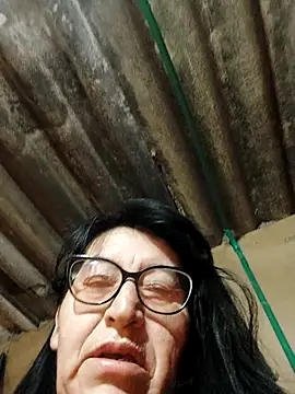 Snapshot of clarita_01 chatting on October 6, 2025, 10:38 am clarita 01 online show from October 6, 2025, 10:38 am