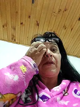 clarita 01 online show from May 16, 2026, 10:03 am