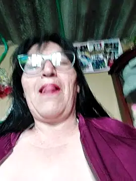 Snapshot of clarita_01 chatting on October 3, 2025, 11:45 am clarita 01 online show from October 3, 2025, 11:45 am