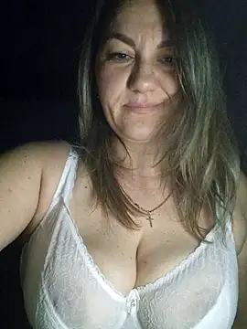 Snapshot of Ant0nina chatting on December 17, 2025, 10:26 pm Ant0nina online show from December 17, 2025, 10:26 pm