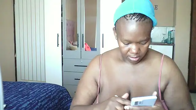 Snapshot of XXXGIANTBOOBS chatting on September 17, 2025, 8:16 am XXXGIANTBOOBS online show from September 17, 2025, 8:16 am