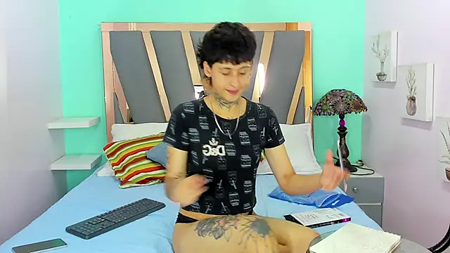 Snapshot of Ethan_lennox chatting on December 2, 2025, 8:10 pm Ethan lennox online show from December 2, 2025, 8:10 pm