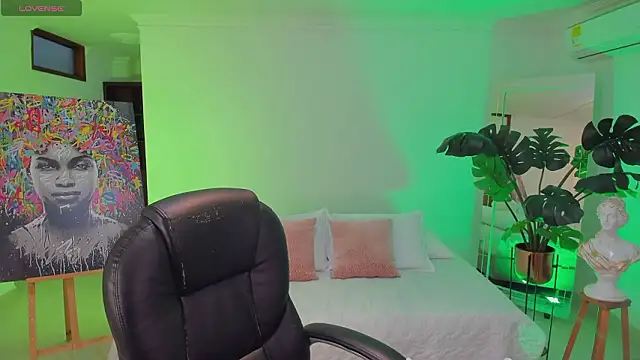 Snapshot of JANYLOVE__ chatting on March 17, 2026, 10:51 am JANYLOVE online show from March 17, 2026, 10:51 am