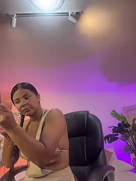 JANYLOVE   online show from April 29, 2026, 11:03 am