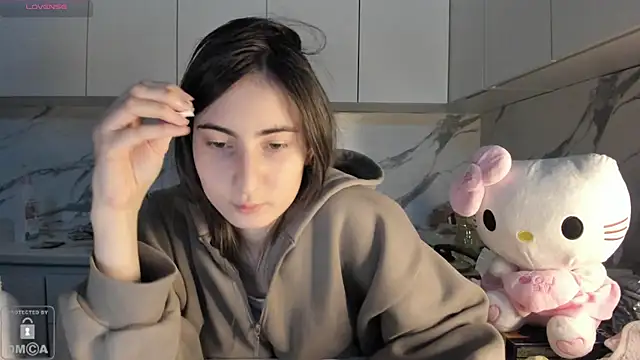 Ayesha Thebestt online show from February 5, 2026, 5:36 am