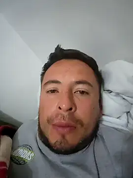 Snapshot of Kingkushflow chatting on November 17, 2025, 5:22 am Kingkushflow online show from November 17, 2025, 5:22 am