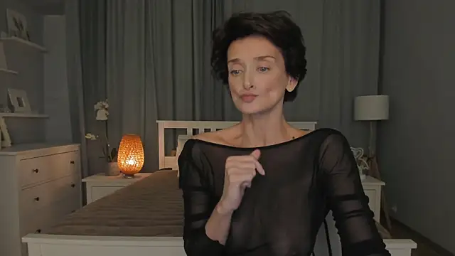 Snapshot of SimonaDeBeauvoir chatting on March 8, 2025, 2:30 pm SimonaDeBeauvoir online show from March 8, 2025, 2:30 pm