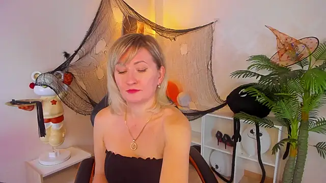 Snapshot of AriFleow chatting on November 16, 2025, 11:48 am AriFleow online show from November 16, 2025, 11:48 am