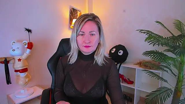 Snapshot of AriFleow chatting on October 24, 2025, 11:42 am AriFleow online show from October 24, 2025, 11:42 am