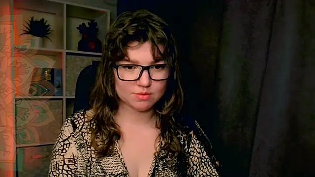 Snapshot of VioletteWay chatting on July 5, 2026, 3:08 pm VioletteWay online show from July 5, 2026, 3:08 pm