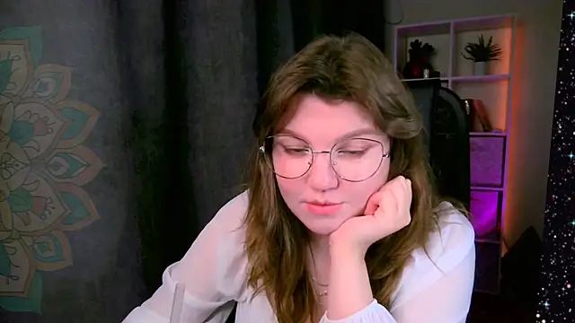 Snapshot of VioletteWay chatting on July 19, 2026, 3:20 pm VioletteWay online show from July 19, 2026, 3:20 pm