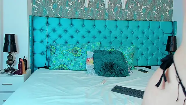 PariisRoa online show from November 28, 2025, 8:09 pm