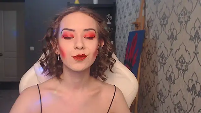FascinatingEyess online show from July 15, 2026, 7:10 pm