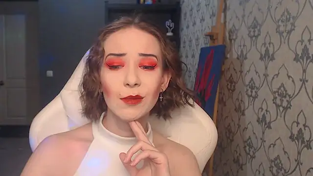 FascinatingEyess online show from July 28, 2026, 7:39 pm