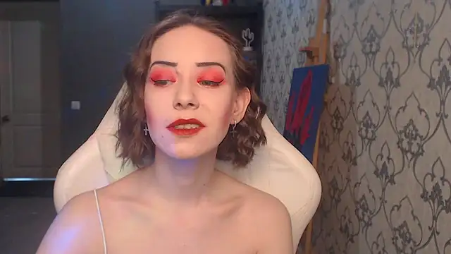 FascinatingEyess online show from August 4, 2026, 3:44 am