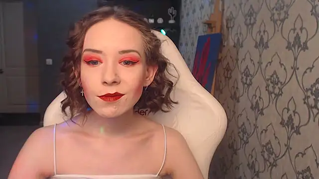 FascinatingEyess online show from May 6, 2026, 5:06 pm